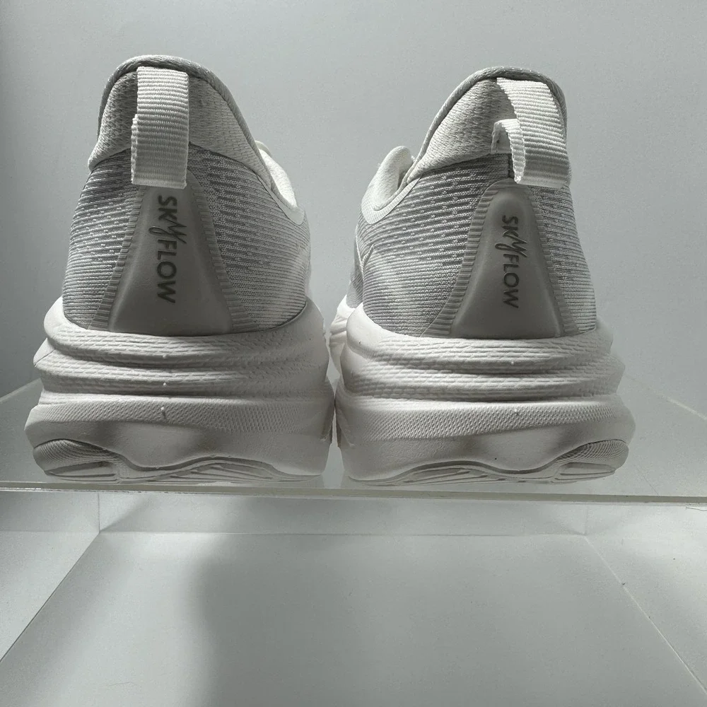 Brand New Hoka One One Skyflow White 1155111 FCG Running Shoes Men's Size 9.5